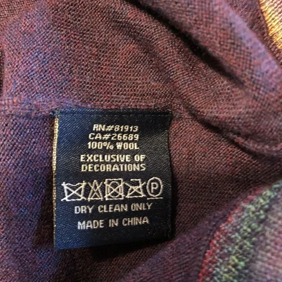 Robert Graham Pursuit V-Neck Wool Sweater - Picture 8 of 8